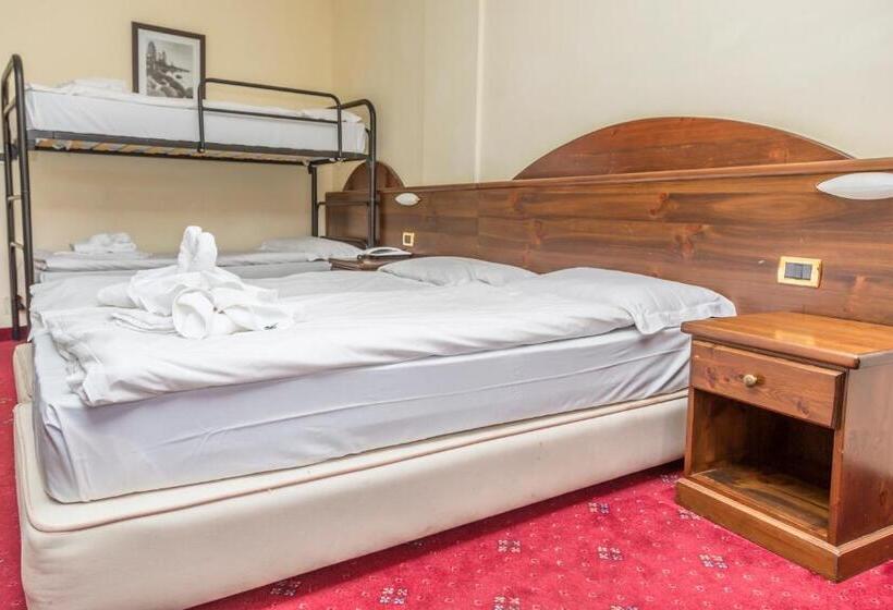 غرفة قياسية رباعية, La Terrazza