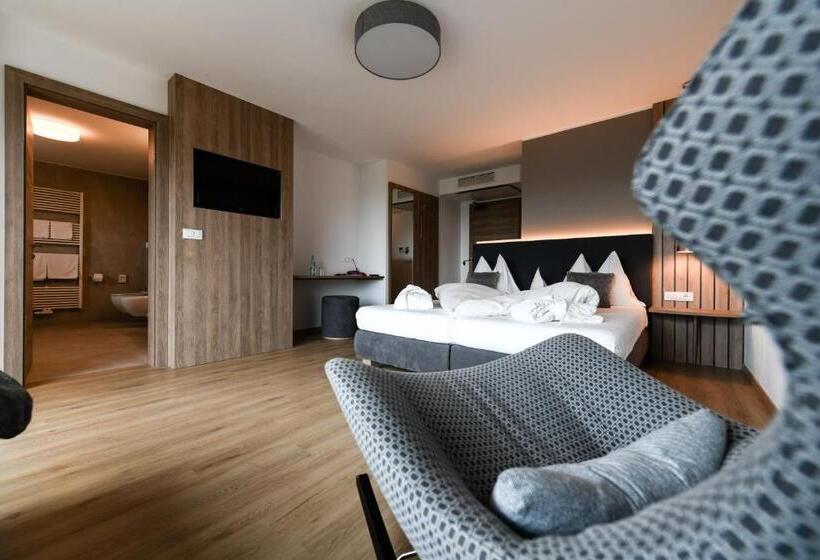 バルコニー付きジュニアスイート, Lisetta