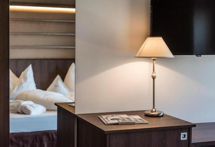 マウンテンビュースイート, Lisetta