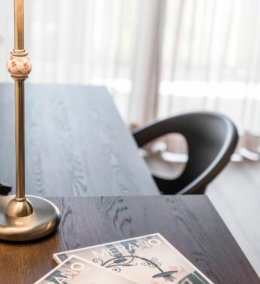 デラックスルーム, Lisetta