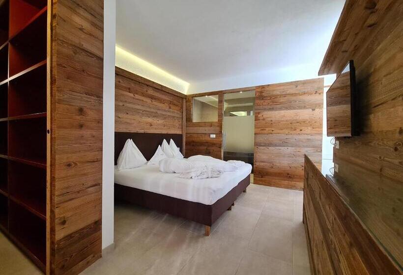 スタンダードルーム, Lisetta