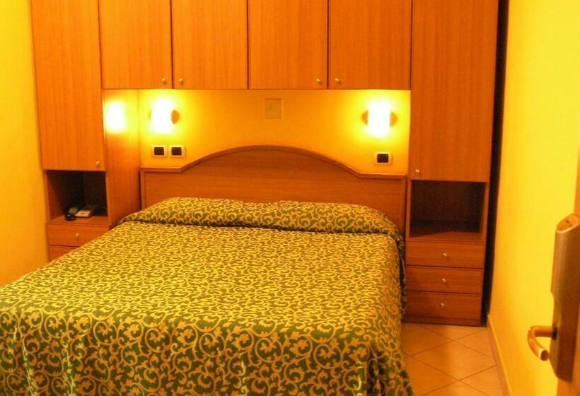 标准单人间, Mario