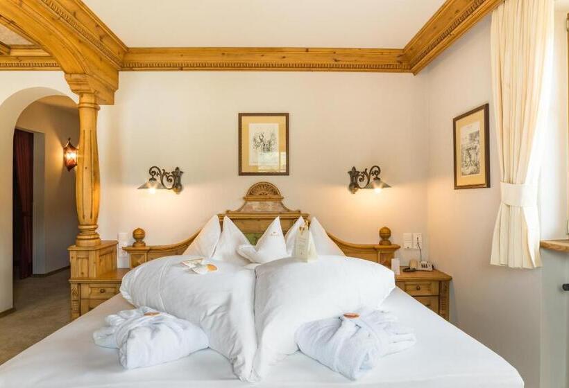 Номер Стандарт с Балконом, Mirabell Dolomites Hotel Luxury Ayurveda & Spa