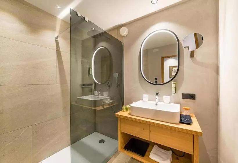プールビュースタンダードルーム, Mirabell Dolomites Hotel Luxury Ayurveda & Spa