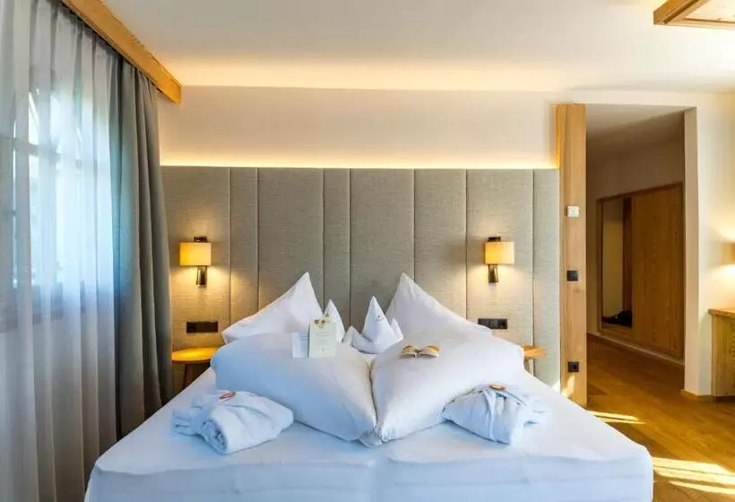 プールビュースタンダードルーム, Mirabell Dolomites Hotel Luxury Ayurveda & Spa