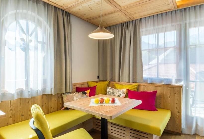 标准间带游泳池, Mirabell Dolomites Hotel Luxury Ayurveda & Spa