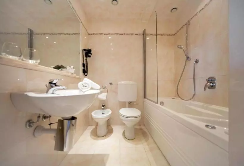 オーシャンビュージュニアスイート, Nyala Suite Hotel Sanremo