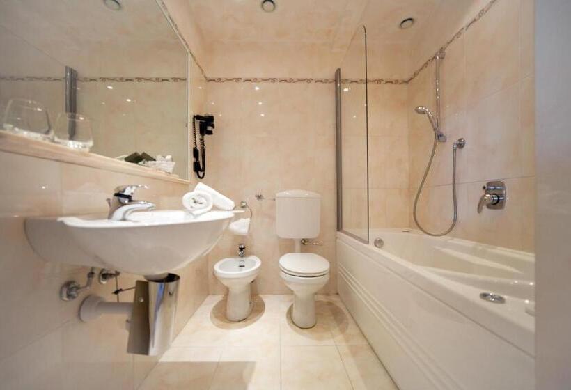 جناح جونيور, Nyala Suite Hotel Sanremo