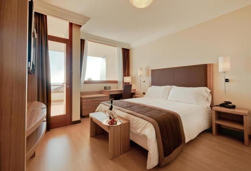 جناح جونيور, Nyala Suite Hotel Sanremo