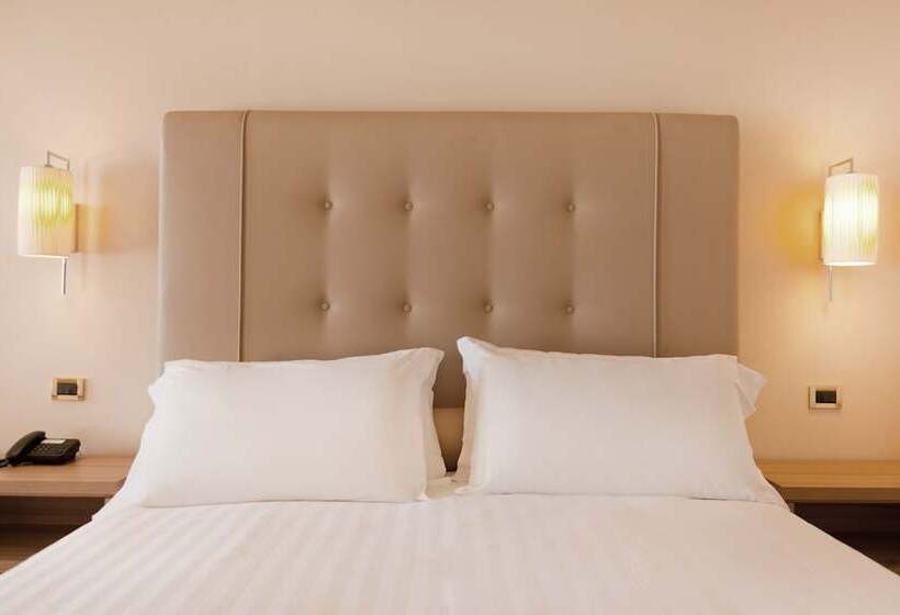 جناح جونيور مطلّ علي البحر, Nyala Suite Hotel Sanremo