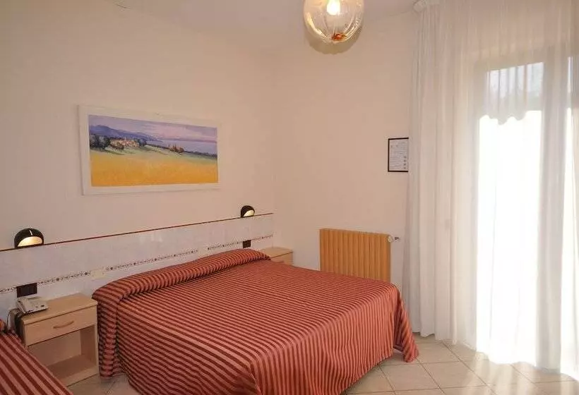اتاق کلاسیک سه تخته, Panoramica