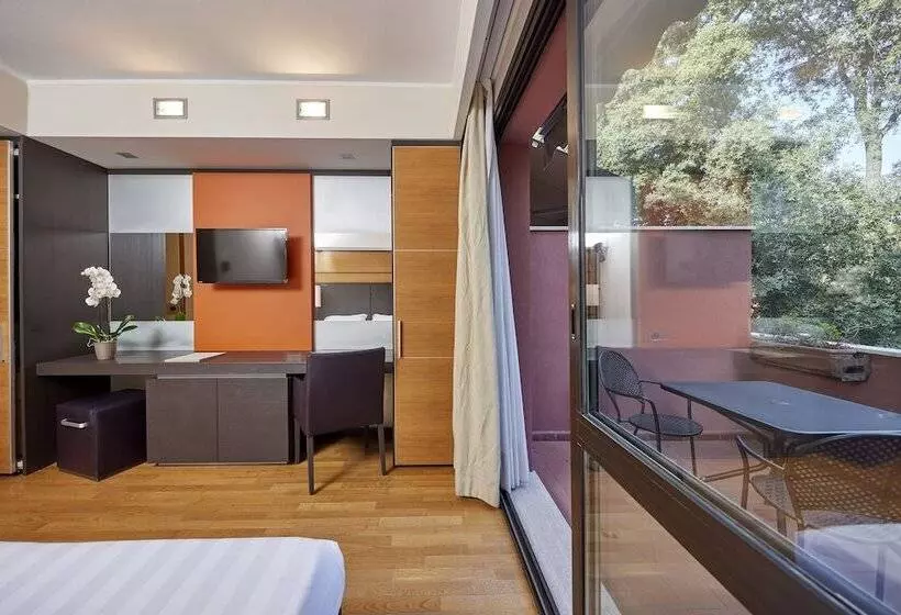 اتاق استاندارد با چشم‌انداز باغ, Park Hotel I Lecci