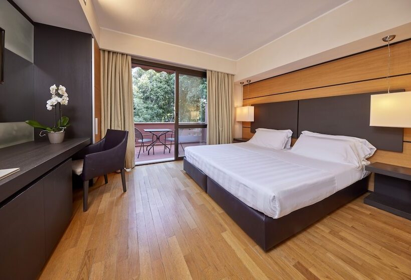 Номер Стандарт Вид на Сад, Park Hotel I Lecci
