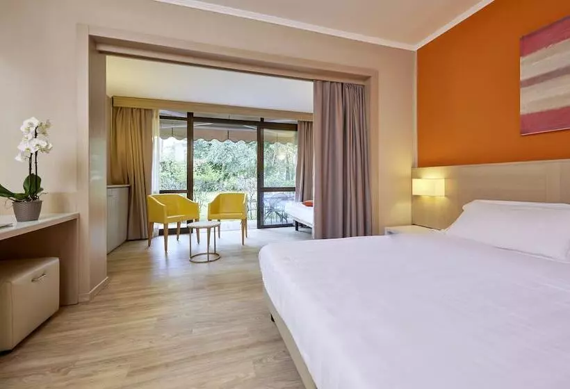 اتاق خانوادگی, Park Hotel I Lecci