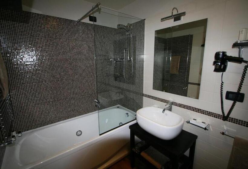 غرفة قياسية رباعية, Principi Di Piemonte Sestriere