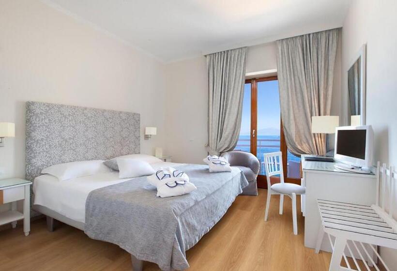 オーシャンビュースタンダードルーム, Regina