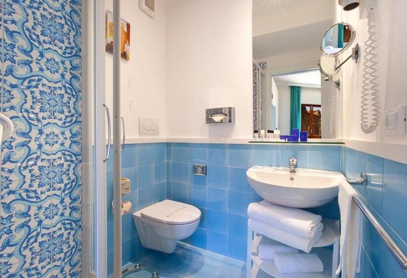 エコノミールーム, Regina