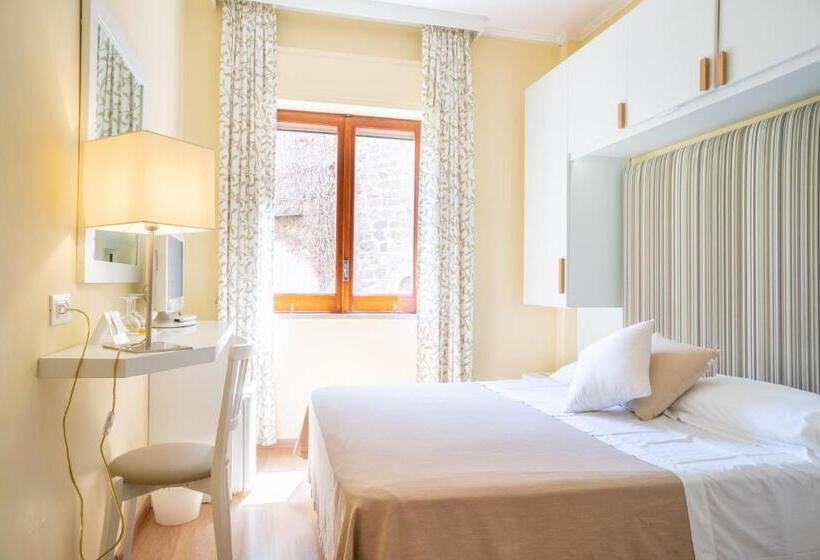 エコノミールーム, Regina