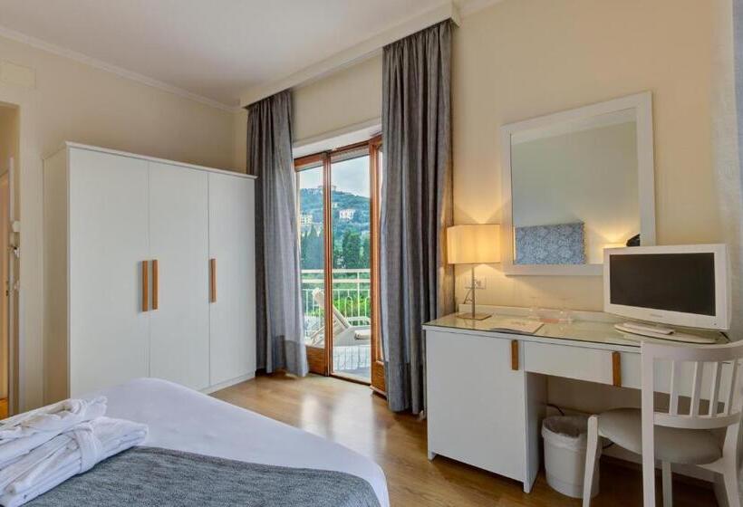 デラックスルーム, Regina