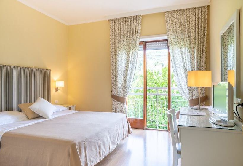 ガーデンビュースタンダードルーム, Regina