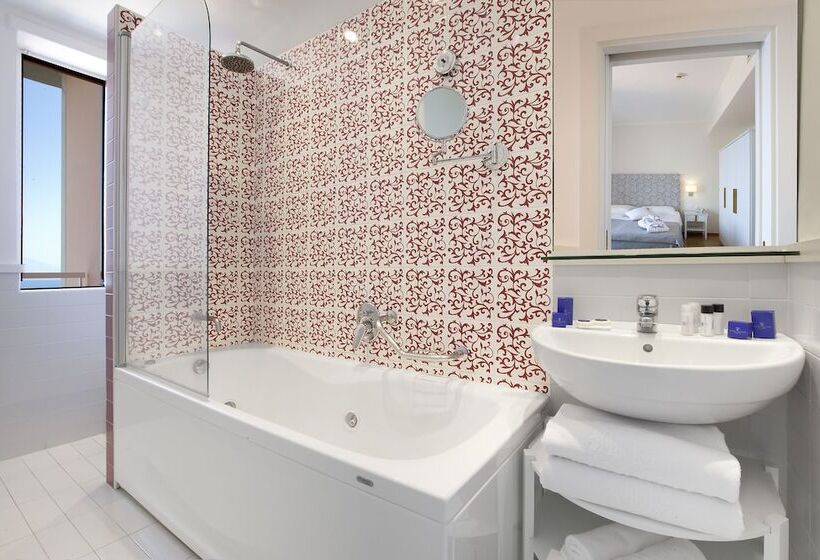 プールビュースタンダードルーム, Regina