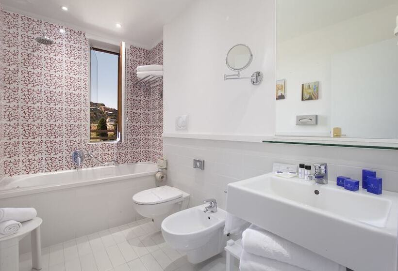 プールビュースタンダードルーム, Regina