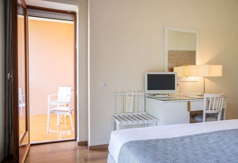 プールビュースタンダードルーム, Regina