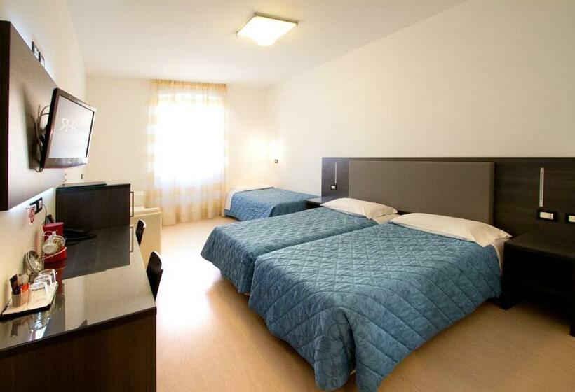 اتاق استاندارد سه نفره, Roma