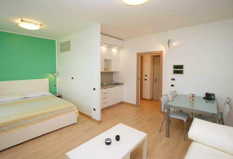 استودیوی استاندارد, Roma