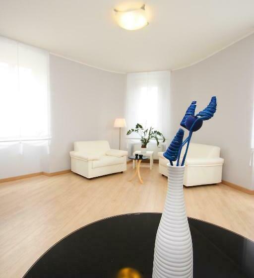 استودیوی استاندارد, Roma