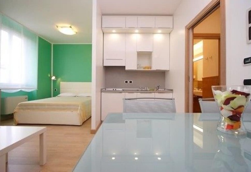 استودیوی استاندارد, Roma