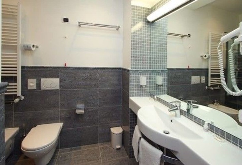 استودیوی استاندارد, Roma