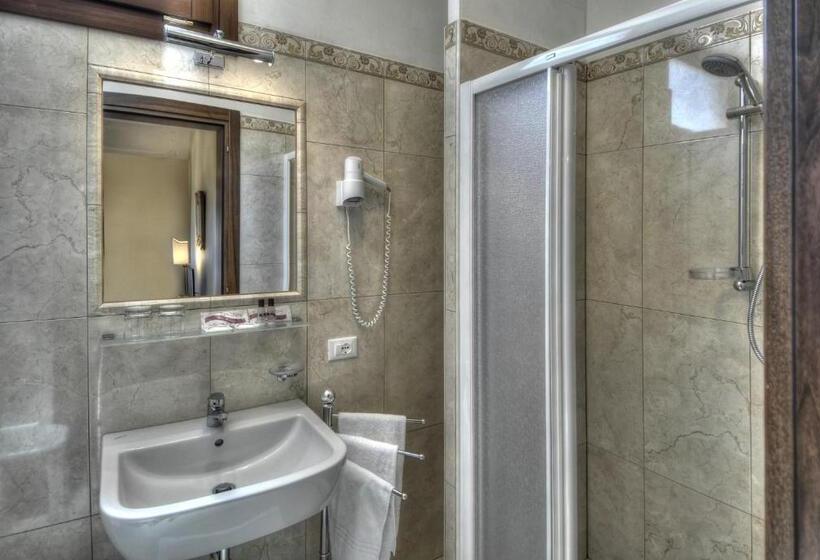 اتاق کلاسیک, Scandinavia   Relais