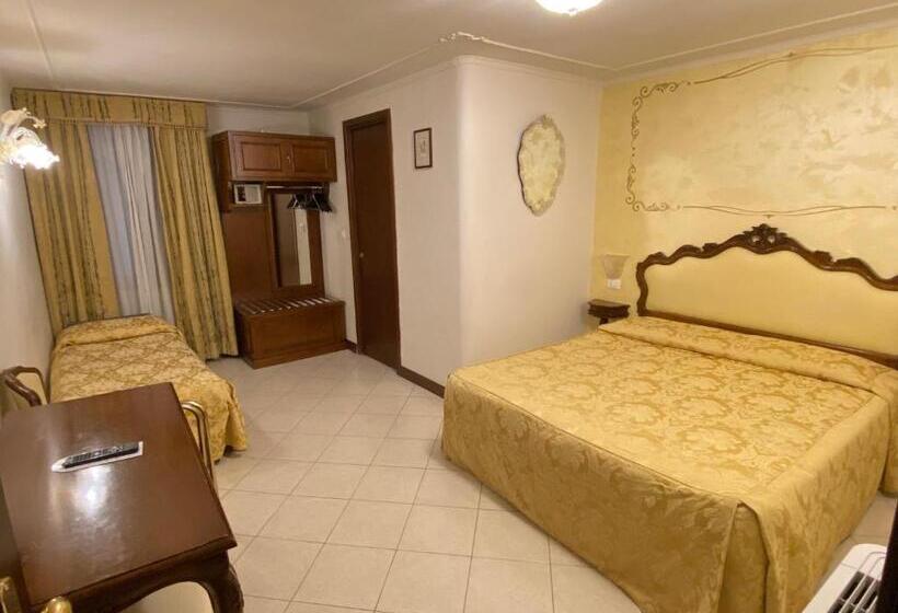 اتاق استاندارد سه نفره, Scandinavia   Relais