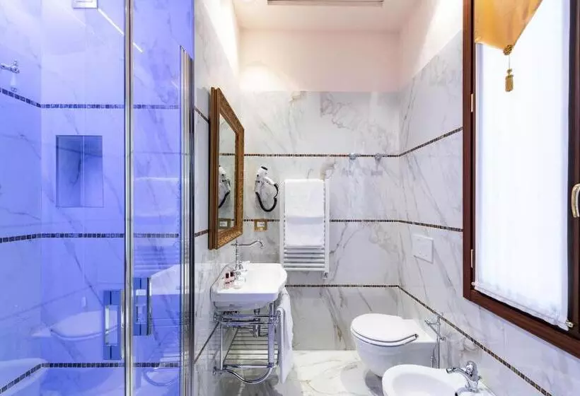 اتاق لوکس, Scandinavia Relais