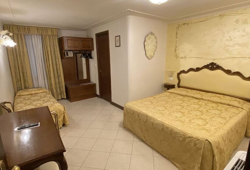 اتاق استاندارد سه نفره, Scandinavia   Relais