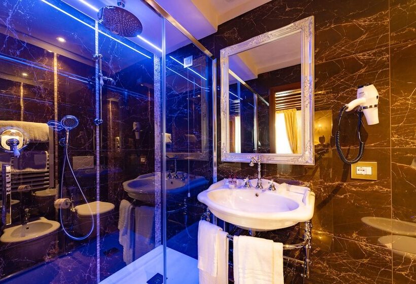 اتاق لوکس, Scandinavia   Relais