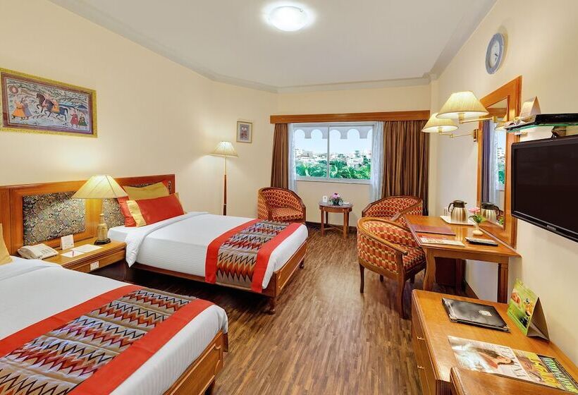 Номер Deluxe, Ambassador Ajanta Hotel, Aurangabad