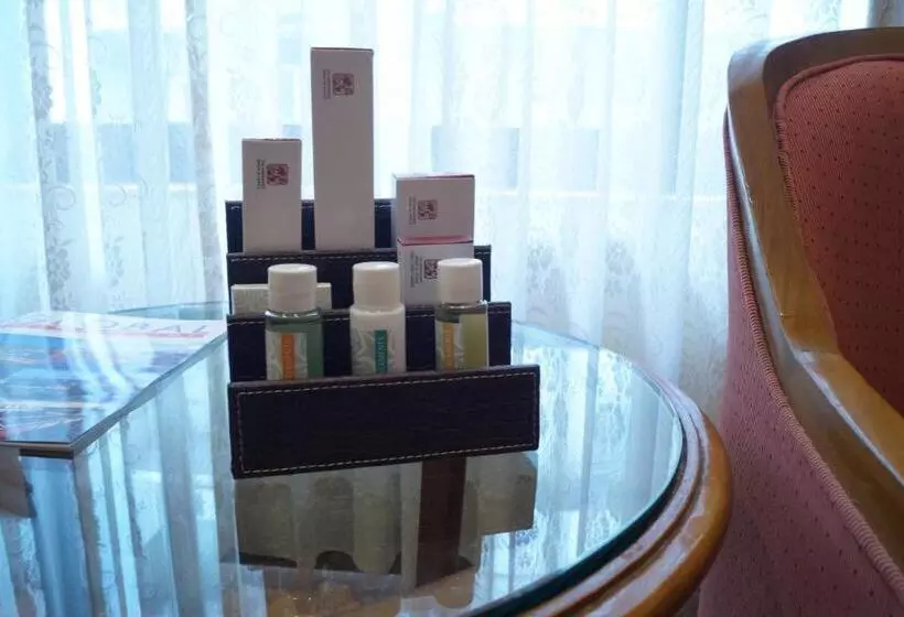 デラックスルーム, Ambassador Ajanta Hotel, Aurangabad