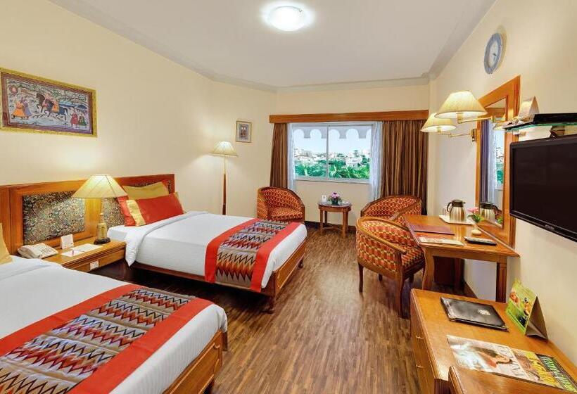 Номер Deluxe, Ambassador Ajanta Hotel, Aurangabad