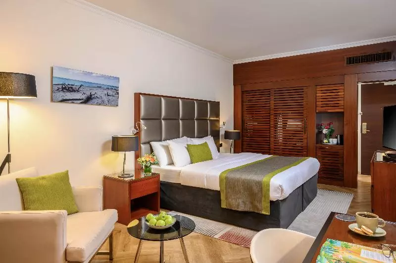 シティビューのスーペリアルーム, Carlton Tel Aviv Hotel – Luxury On The Beach