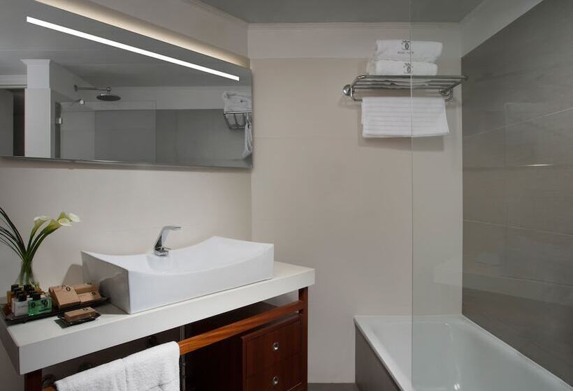 Superior Room City View, Carlton Tel Aviv Hotel – Luxury On The Beach