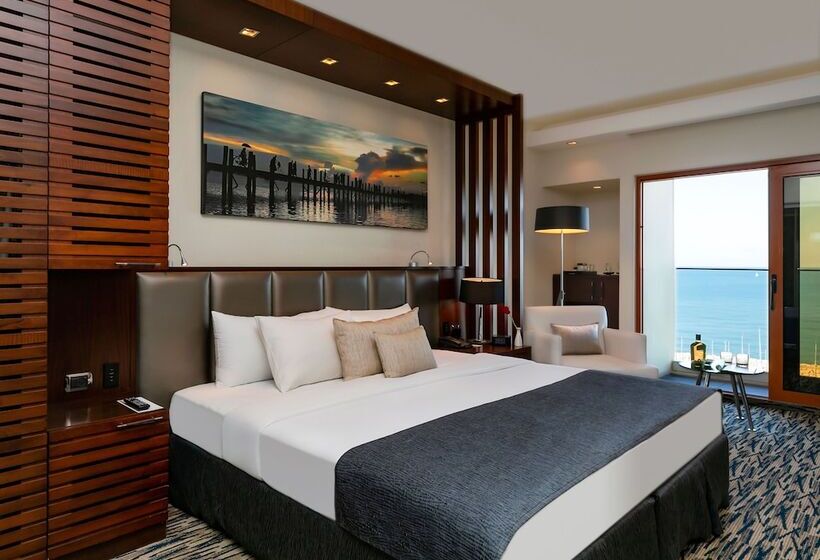 Royal Room, Carlton Tel Aviv Hotel – Luxury On The Beach