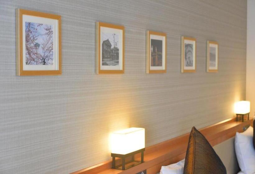 高级三人间, Hakodate Kokusai