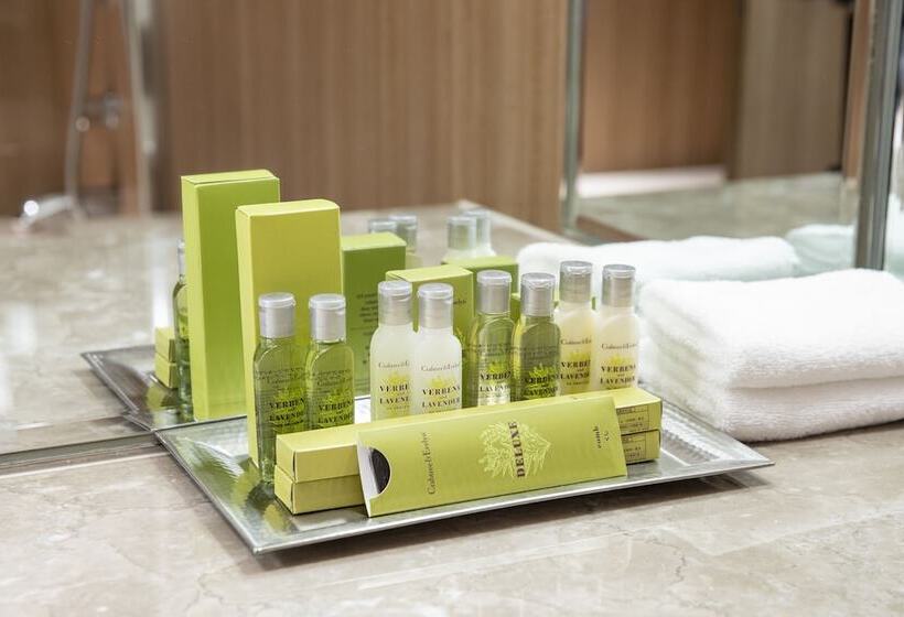 Номер Стандарт, Hilton Nagoya
