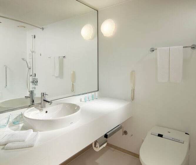 キングサイズベッドのスタンダードルーム, Hilton Tokyo Bay