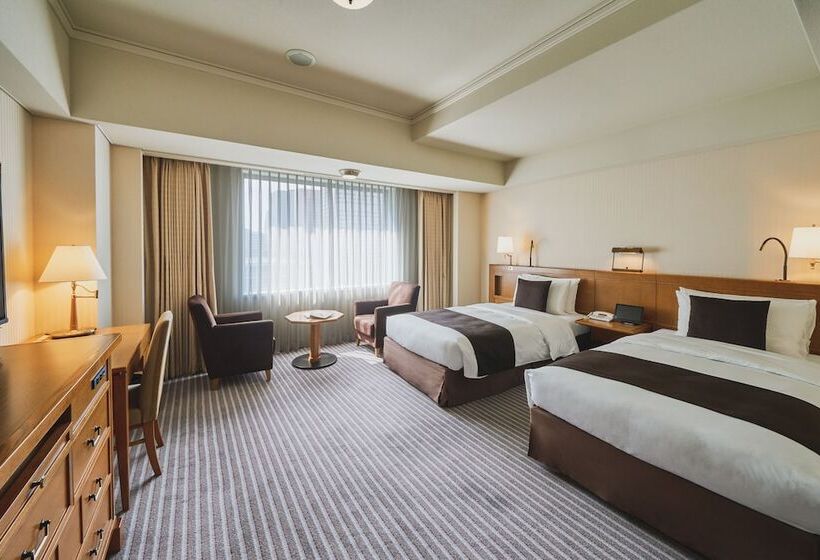 Номер Superior, Imperial Hotel Tokyo