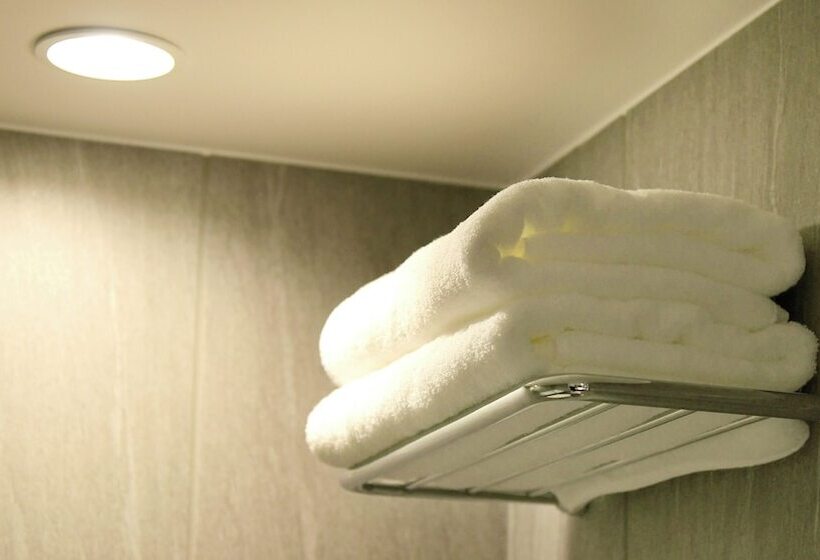 اتاق استاندارد با بالکن, Oriental Hotel Fukuoka Hakata Station