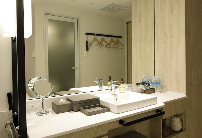 اتاق استاندارد با بالکن, Oriental Hotel Fukuoka Hakata Station