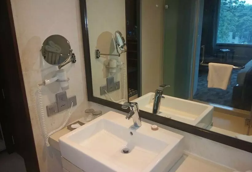 スイート, Pride Hotel Pune